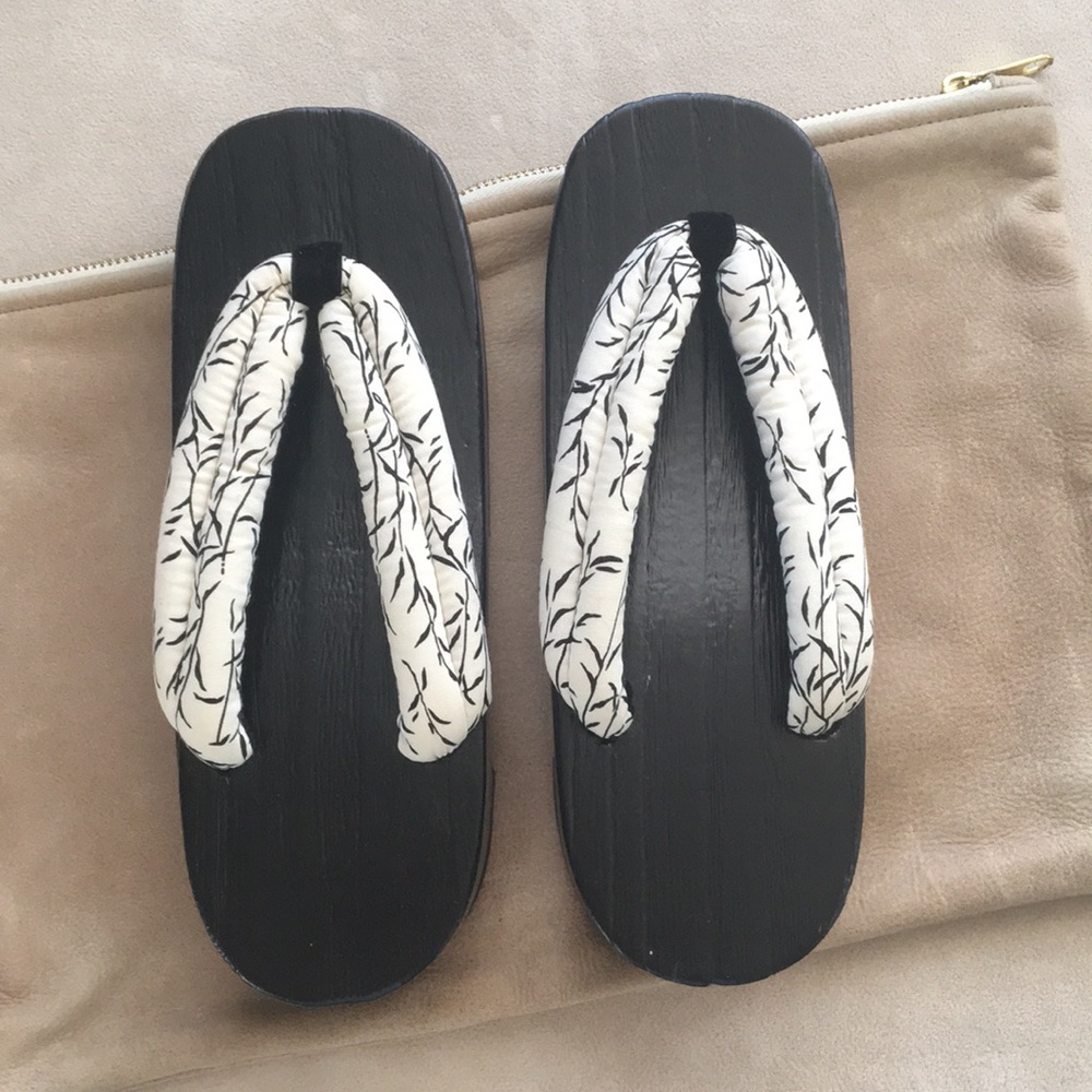 New wooden Asian sandals